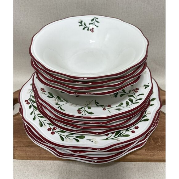 Set 4 Mistletoe Dinner Plates 4 Salad Plates 4 Bowls Better Homes Gardens - Picture 3 of 11